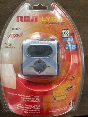RCA LYR RD1070 Portable MP3 Player - White and Blue